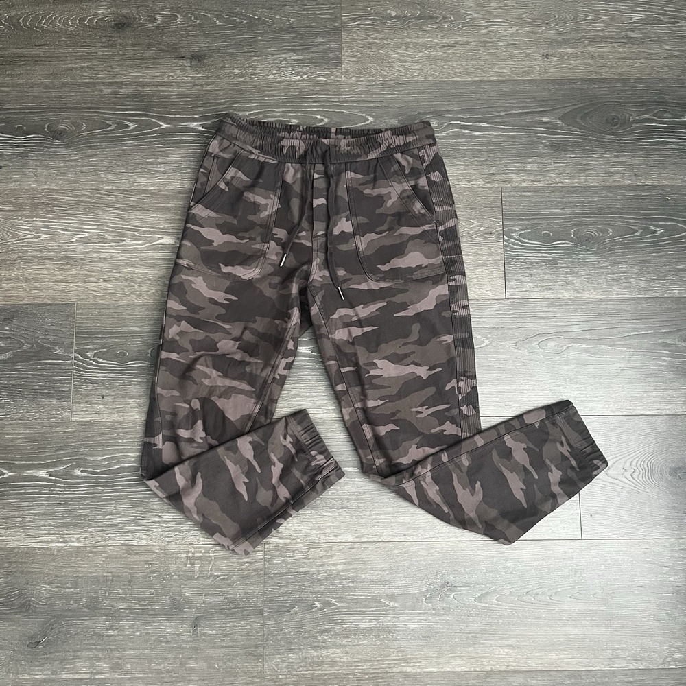 Athleta Farallon Camo Jogger Pants Size 2 Athleisure Outdoor Utility Sporty